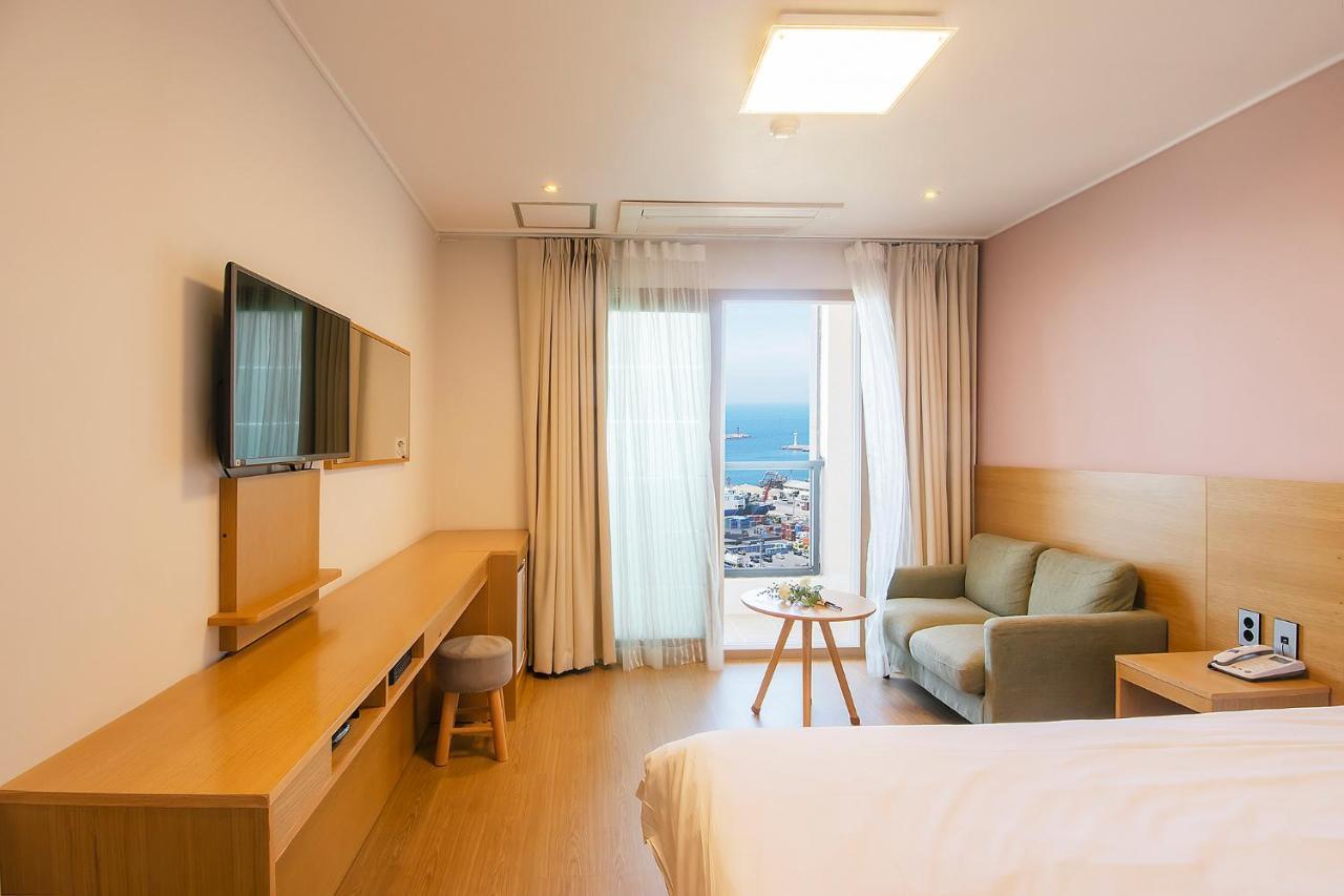 Sims Hotel Jeju Exterior foto